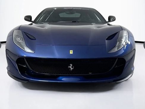 Used 2019 Ferrari 812 Superfast RWD image 3