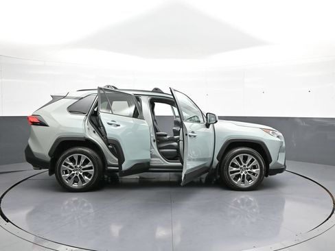 Certified 2020 Toyota RAV4 XLE Premium AWD/4WD image 43