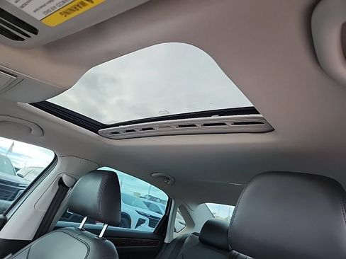 Used 2012 Volkswagen Passat 2.5 SEL Premium FWD image 31