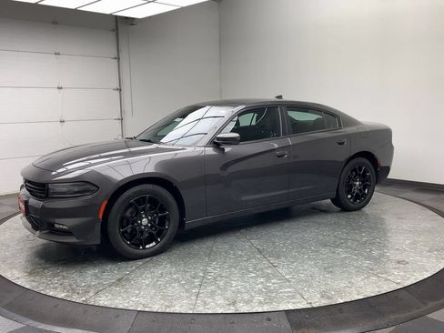 Used 2017 Dodge Charger SXT AWD/4WD image 30