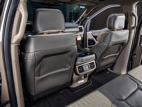 Used 2026 Ford F350 Platinum w/ Platinum Plus Package image 34