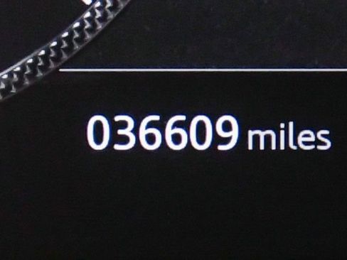 Used 2022 Land Rover Range Rover Sport SVR image 16