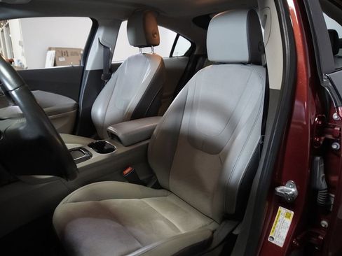 Used 2014 Chevrolet Volt Premium w/ Premium Trim Package image 11