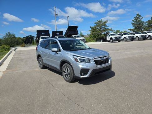 Used 2021 Subaru Forester Premium AWD/4WD image 3