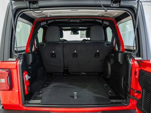New 2026 Jeep Wrangler Unlimited Rubicon AWD/4WD image 8