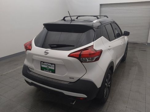 Used 2018 Nissan Kicks SR w/ Premium Package FWD image 7