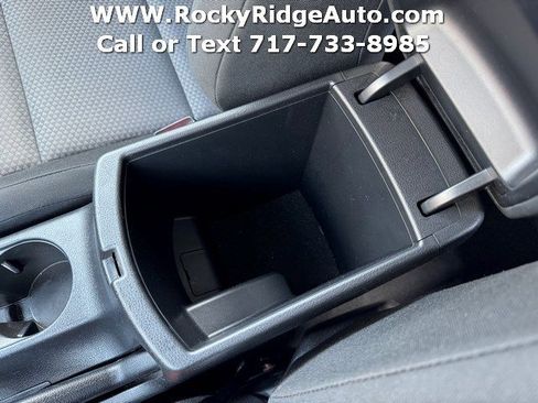Used 2025 Kia Soul LX w/ LX Technology Package FWD image 19