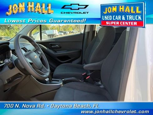 Used 2022 Chevrolet Trax LS image 13