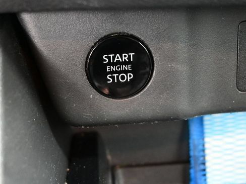 Used 2024 Nissan Rogue S AWD/4WD image 38