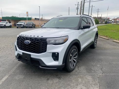 New 2026 Ford Explorer ST-Line RWD image 3