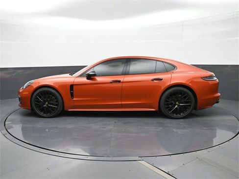 Used 2022 Porsche Panamera 4 Platinum Edition image 2