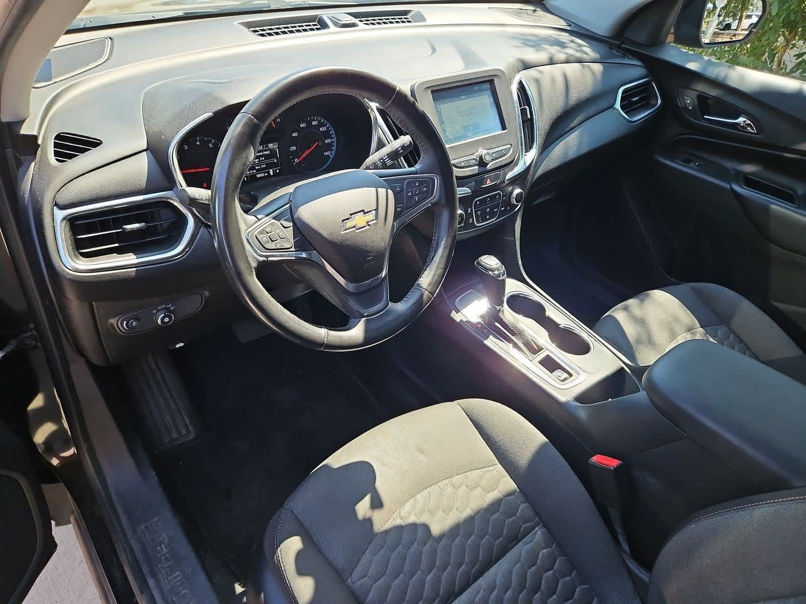 Used 2018 Chevrolet Equinox LT FWD image 2