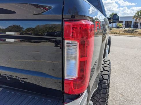 Used 2017 Ford F250 Lariat w/ Chrome Package image 12