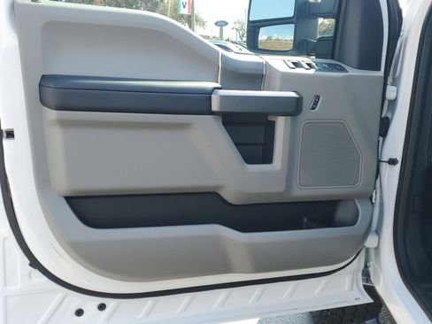 Certified 2021 Ford F250 XLT w/ XLT Premium Package image 18