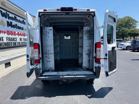 Used 2017 RAM ProMaster 2500 w/ Premium Appearance Group FWD image 22