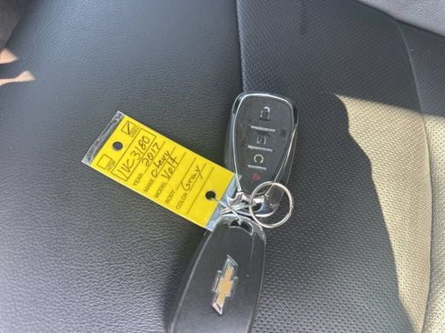 Used 2017 Chevrolet Volt LT w/ Comfort Package FWD image 33