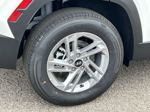 New 2026 Hyundai Tucson SE image 11