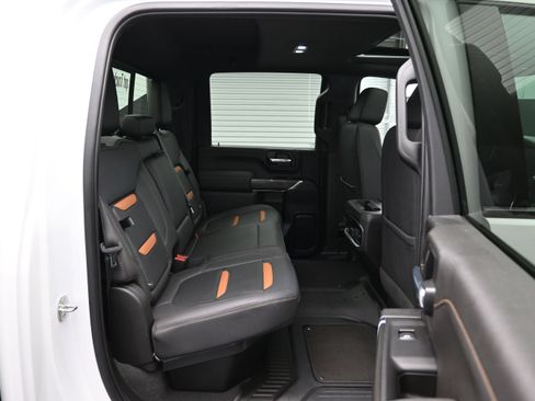 Used 2022 GMC Sierra 2500 AT4 w/ AT4 Preferred Package AWD/4WD image 12