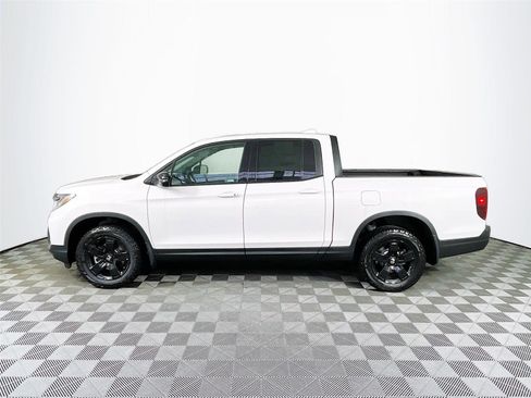 New 2026 Honda Ridgeline Black Edition image 3