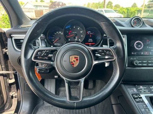 Used 2017 Porsche Macan AWD/4WD image 18