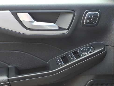 Used 2025 Ford Escape Platinum AWD/4WD image 13