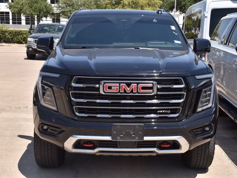 Used 2025 GMC Yukon AT4 w/ AT4 Premium Package AWD/4WD image 3