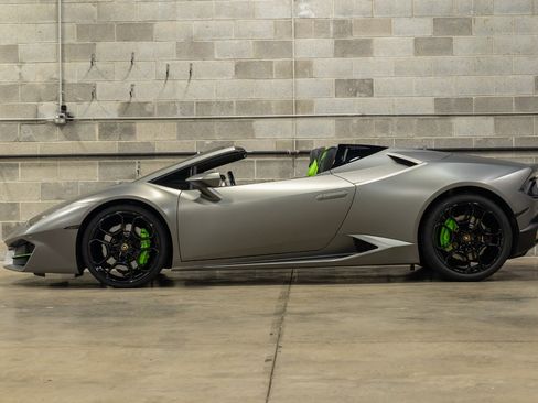 Used 2017 Lamborghini Huracan LP 580-2 RWD image 9