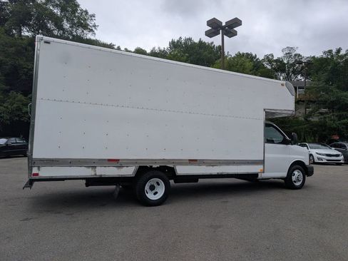 Used 2013 Chevrolet Express 3500 Extended image 5