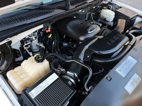 Used 2004 GMC Yukon XL SLT w/ Preferred Equipment Group image 30