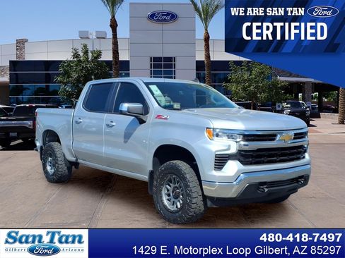 Used 2022 Chevrolet Silverado 1500 LT w/ Z71 Off-Road Package AWD/4WD image 1