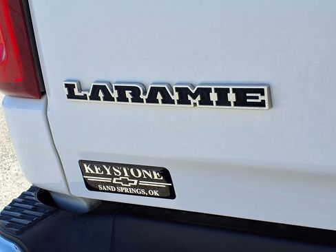 Used 2025 RAM 1500 Laramie AWD/4WD image 9