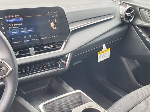 Used 2026 Chevrolet Equinox LT FWD image 15