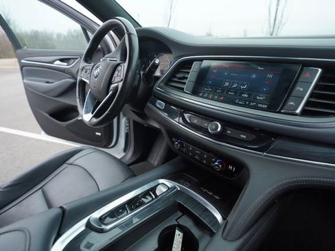 Used 2024 Buick Enclave Premium image 35