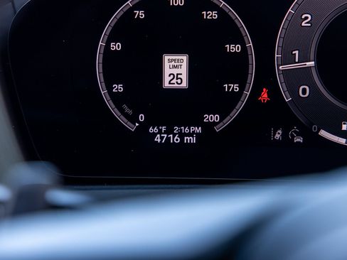 Certified 2025 Porsche Panamera image 27