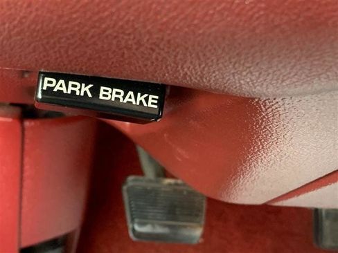 Used 1992 Oldsmobile Custom Cruiser image 21