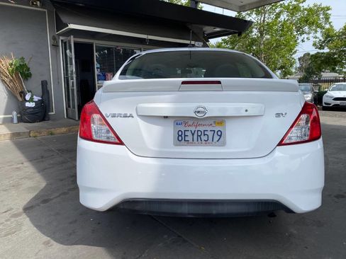Used 2019 Nissan Versa SV FWD image 5