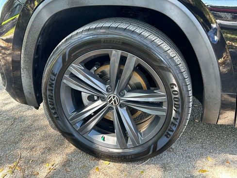 Used 2020 Volkswagen Atlas Cross Sport SE w/ Towing Package FWD image 26