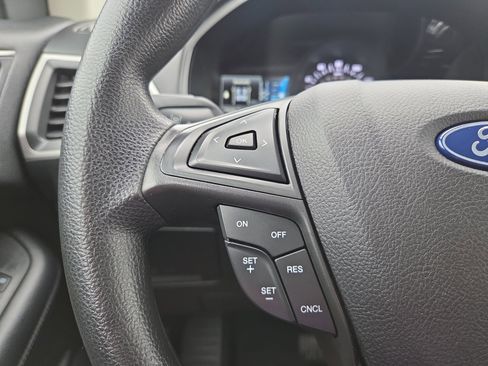 Used 2022 Ford Edge SE image 11