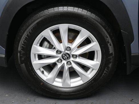 Used 2023 Toyota Corolla Cross LE AWD/4WD image 12