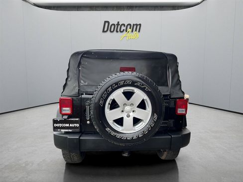 Used 2007 Jeep Wrangler Sahara AWD/4WD image 8