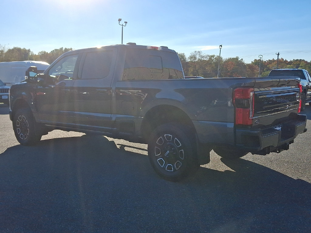 Used 2025 Ford F250 Platinum w/ FX4 Off-Road Package AWD/4WD image 4