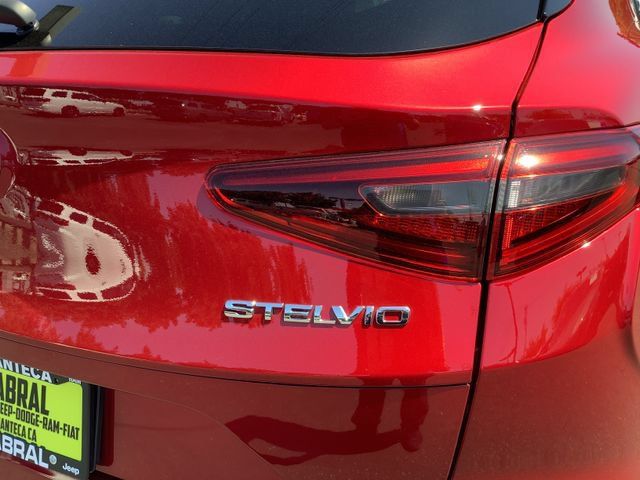 Used 2022 Alfa Romeo Stelvio Quadrifoglio w/ Active Assist Plus Package AWD/4WD image 45