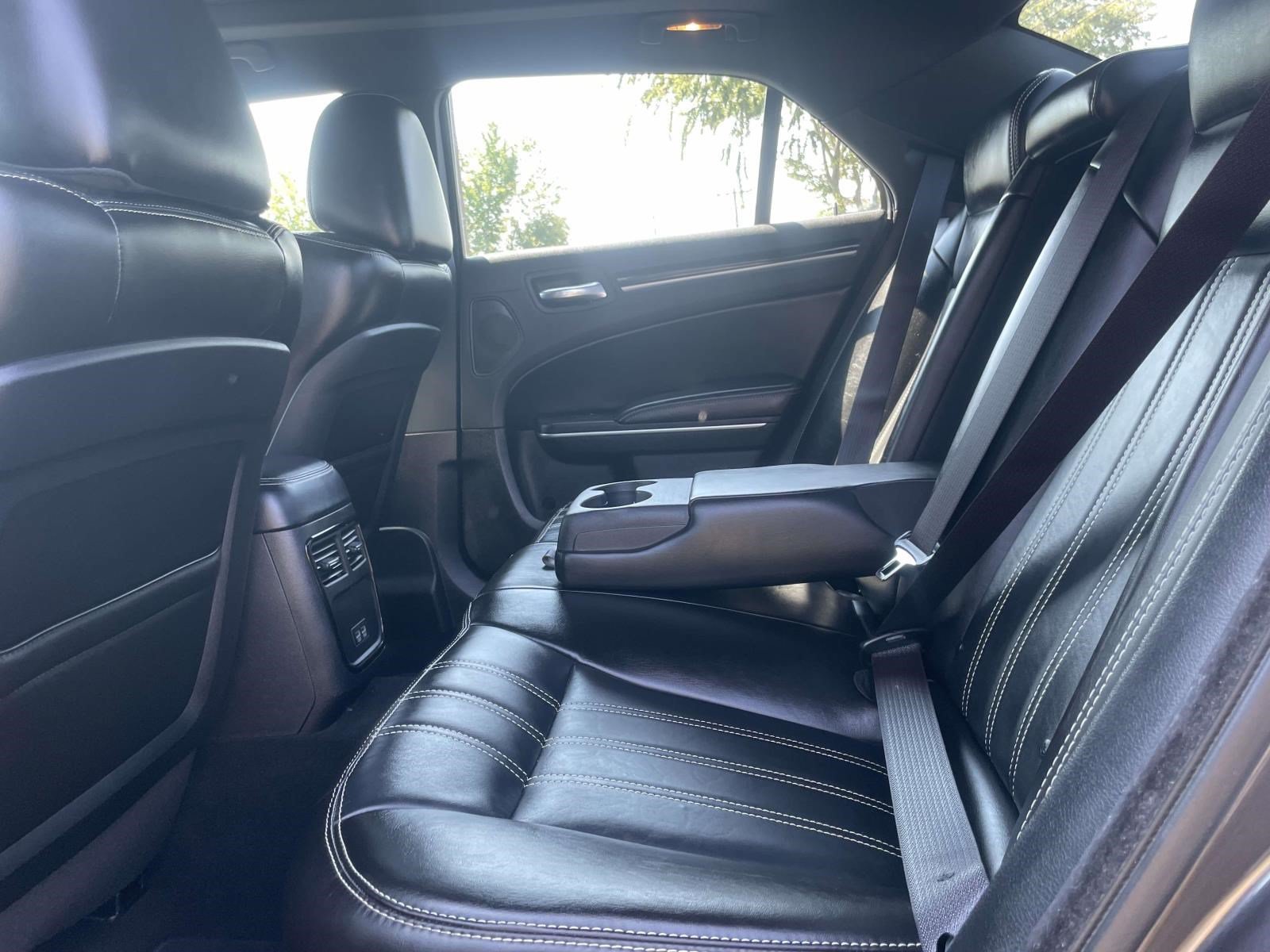Used 2022 Chrysler 300 S RWD image 9