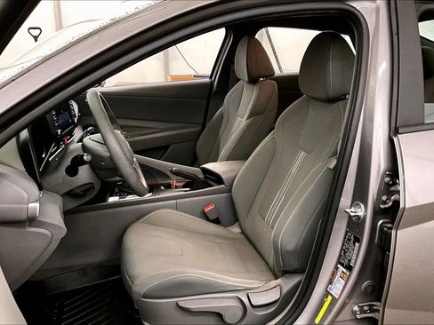 Used 2022 Hyundai Elantra SEL w/ Cargo Package image 24