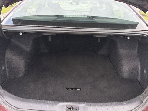Used 2024 Nissan Altima 2.5 SV FWD image 18