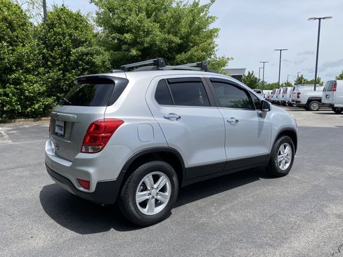 Used 2018 Chevrolet Trax LT w/ LT Convenience Package AWD/4WD image 9