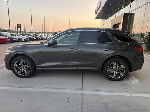 Used 2022 Genesis GV70 2.5T w/ Advanced Package AWD/4WD image 8