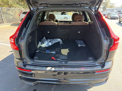 Certified 2023 Volvo XC60 B5 Plus w/ Climate Package image 22