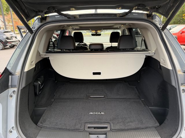 Used 2023 Nissan Rogue Platinum w/ Platinum Premium Package AWD/4WD image 28
