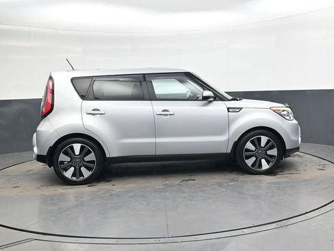 Used 2015 Kia Soul ! image 3